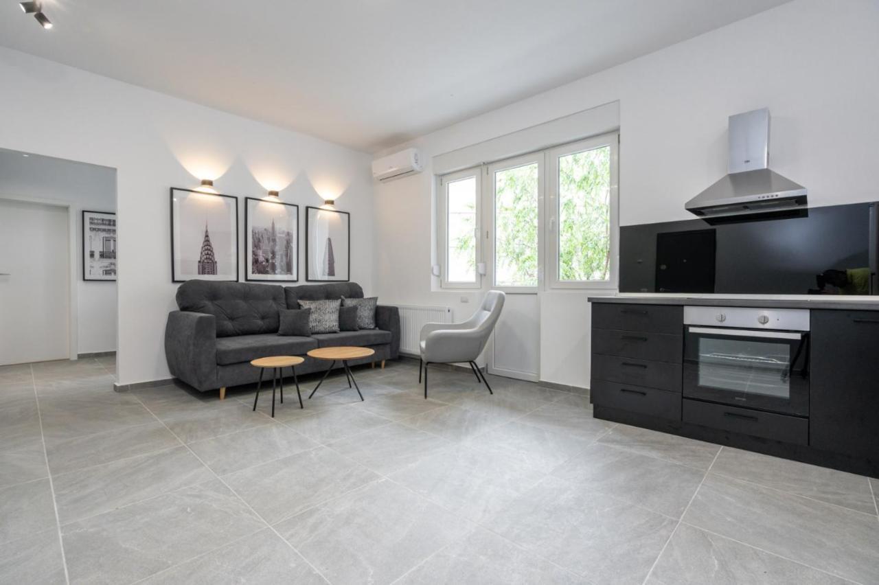 Relax Apartament In Piata Universitatii Bucureşti Ngoại thất bức ảnh