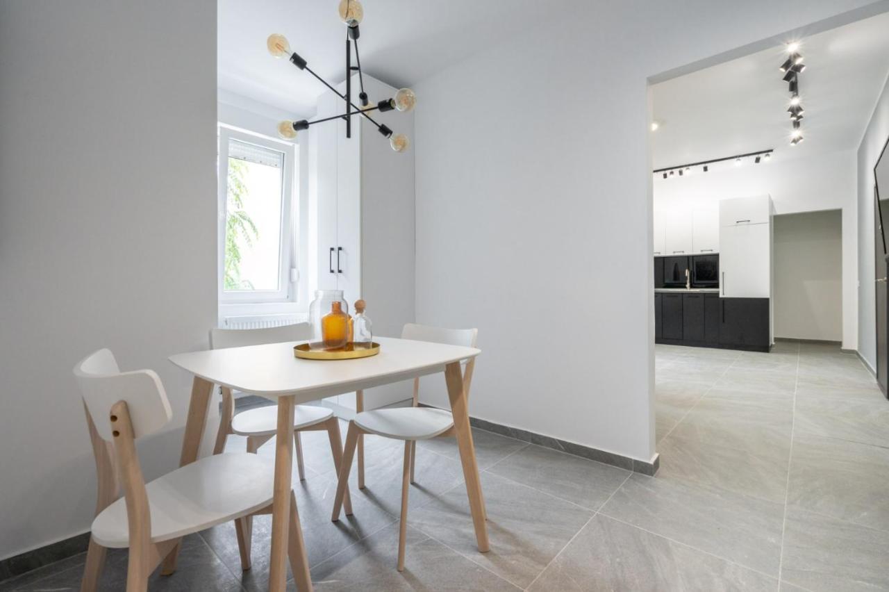 Relax Apartament In Piata Universitatii Bucureşti Ngoại thất bức ảnh