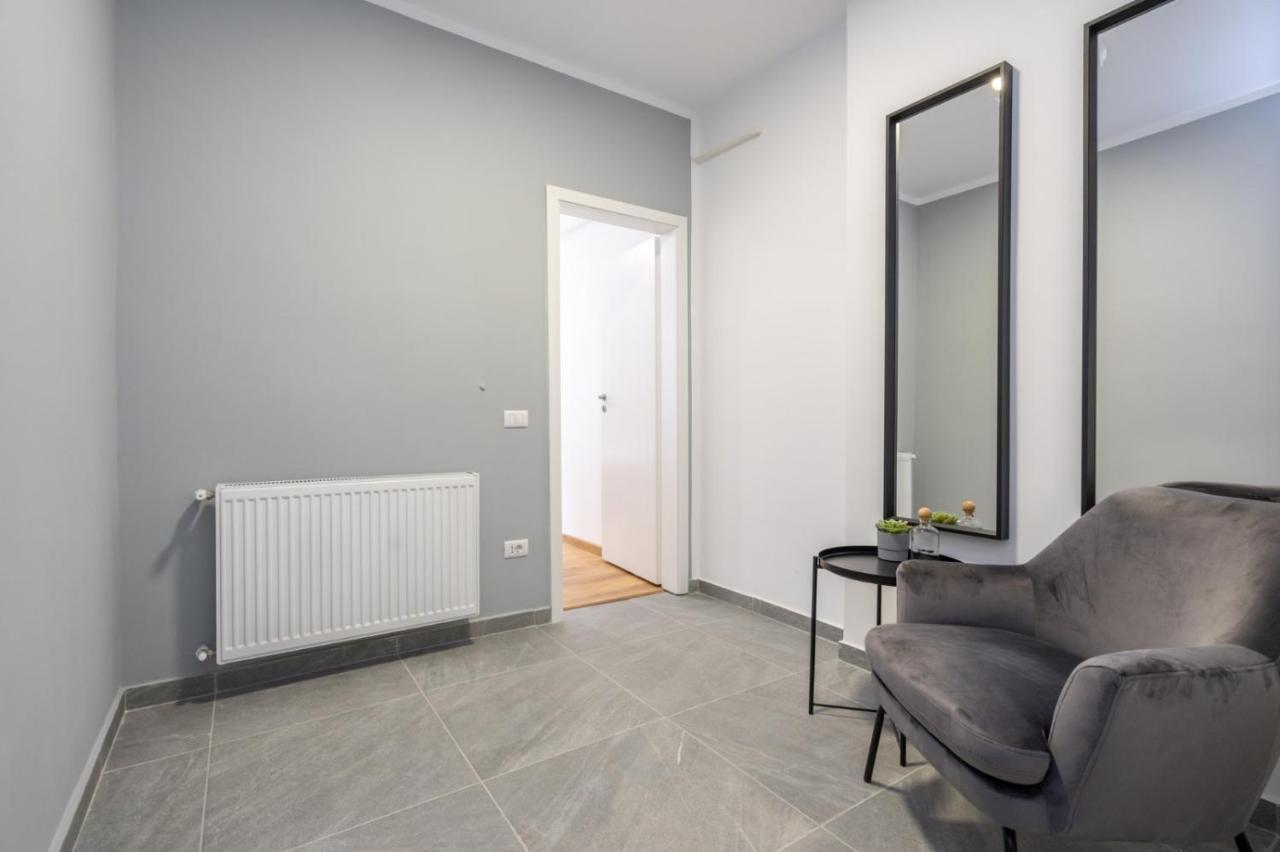 Relax Apartament In Piata Universitatii Bucureşti Ngoại thất bức ảnh