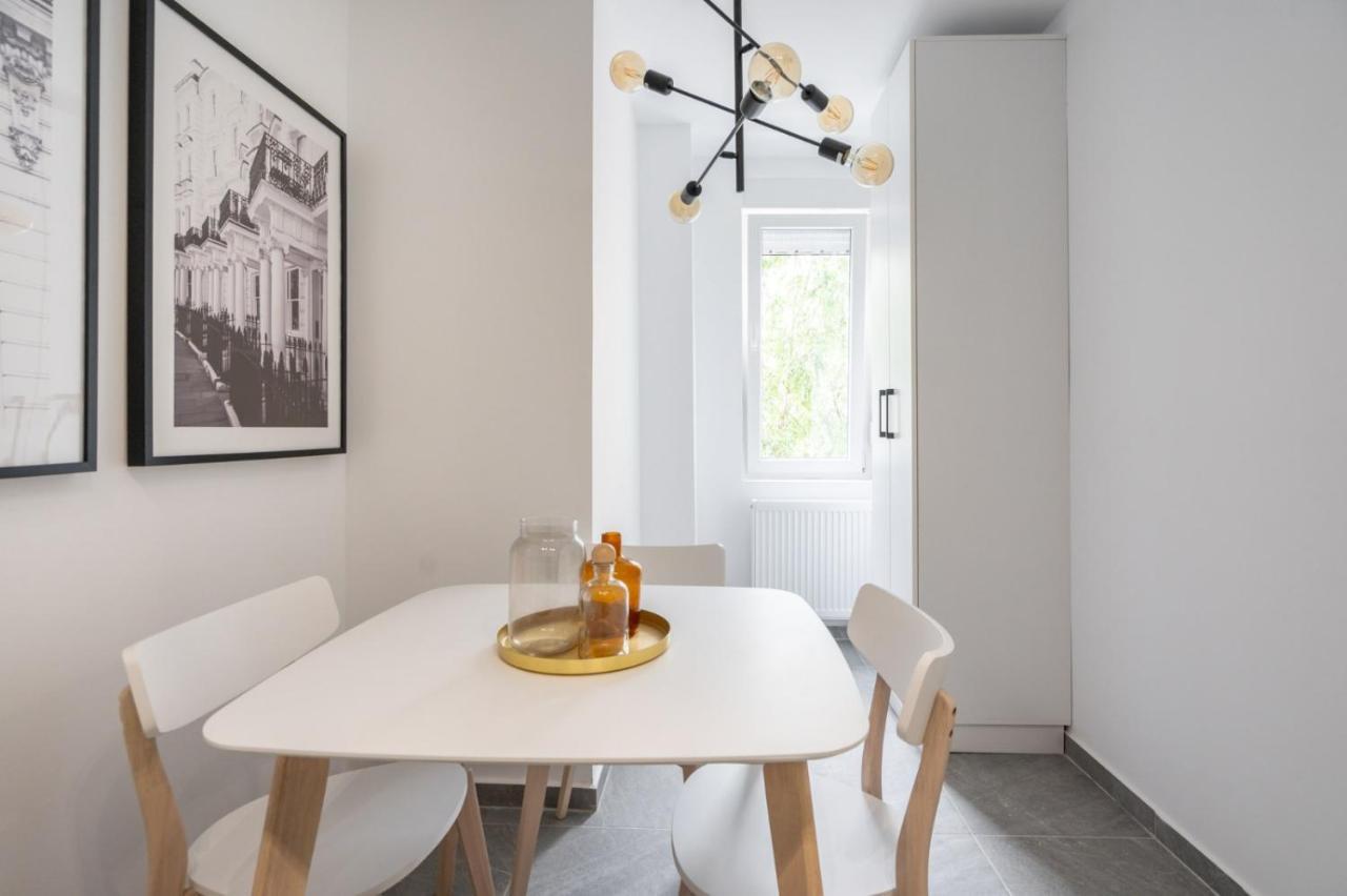 Relax Apartament In Piata Universitatii Bucureşti Ngoại thất bức ảnh